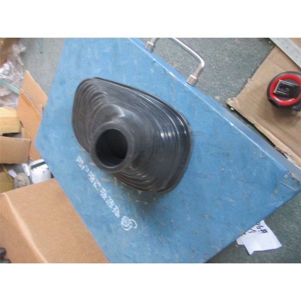 Пыльник рычага КПП верхний FAW J6 1703041-61B