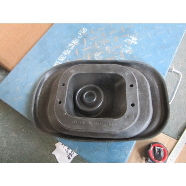 Пыльник рычага КПП нижний FAW J6 1703046-61B
