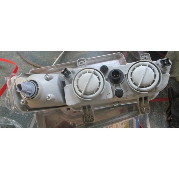 Фара противотуманная FAW J6P 2024- левая 3732015-91W-C00/E