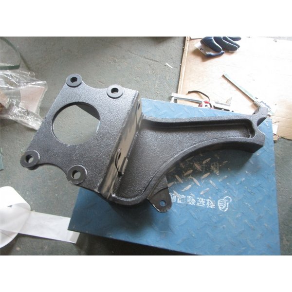 Кронштейн торсиона кабины FAW J6 правый 5001012-13C