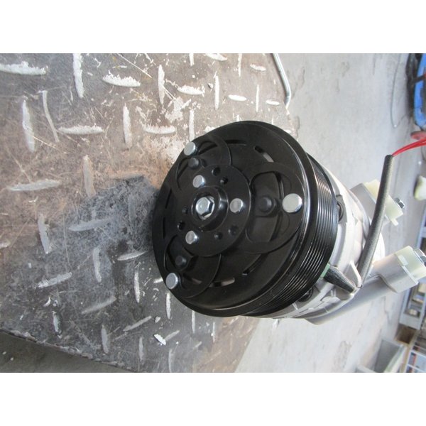 Компрессор кондиционера FAW J7  CA6DM3 8103020AM1A-01066