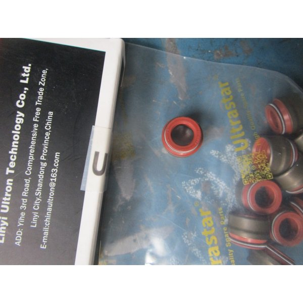 Колпачок маслосъемный HOWO MC11 (К-Т 12ШТ.) впускной ULTRA STAR 202V04902-0033