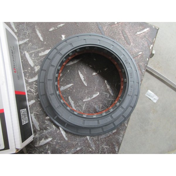 Сальник фланца заднего редуктора 85х145х12/37 HDZ300 SHACMAN X3000 06.56289.0319 ULTRA STAR