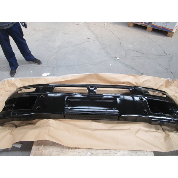 Бампер SHACMAN F2000 верхний,нижний в сборе (черный) металл DZ93189932010