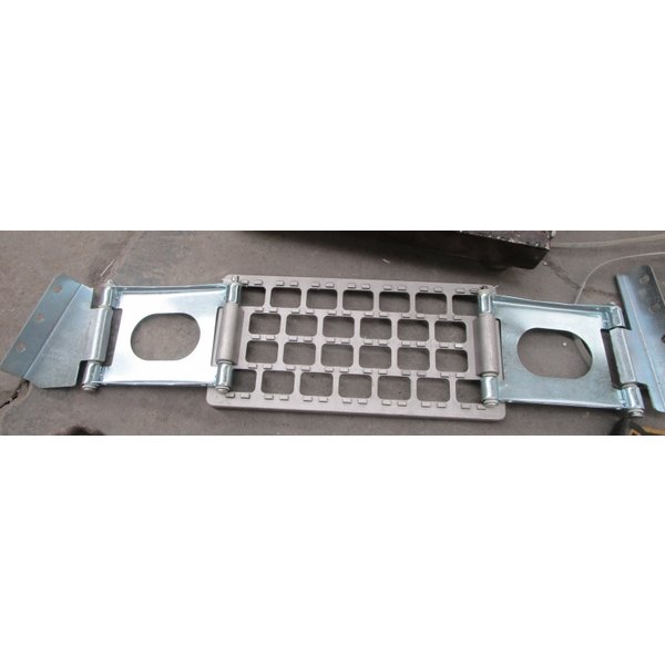 Подножка SHACMAN F3000 нижняя левая аллюминивая шарнирная DZ13241240930