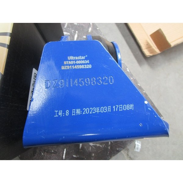 Кронштейн крепления двигателя задний левый с подушкой SHACMAN ULTRA STAR DZ9114598320