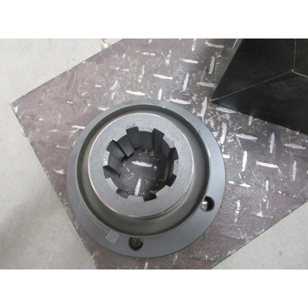 Фланец редуктора SHACMAN F2000 D-180 H-90 4 отв 8 зуб AZ9128320014 ULTRA STAR