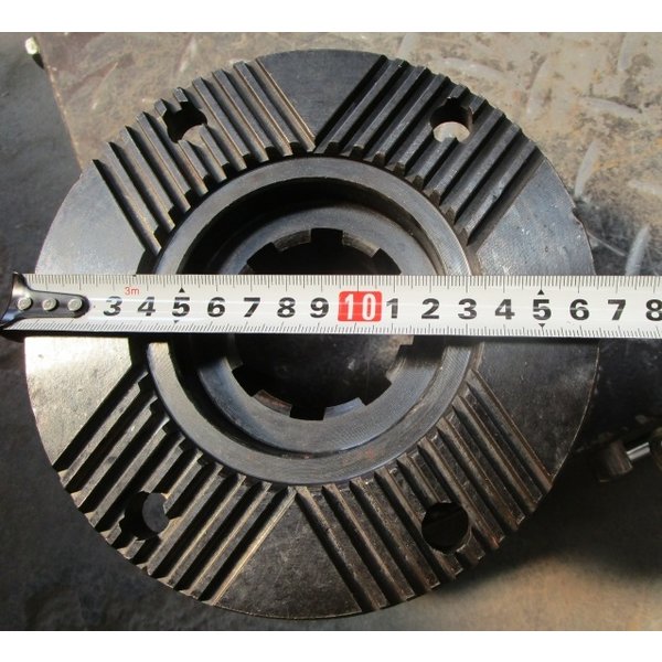 Фланец редуктора HOWO D-165 H-60 4 отв. 8 зуб. AZ9114320205