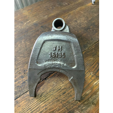 Вилка КПП 1,2 передачи 16135