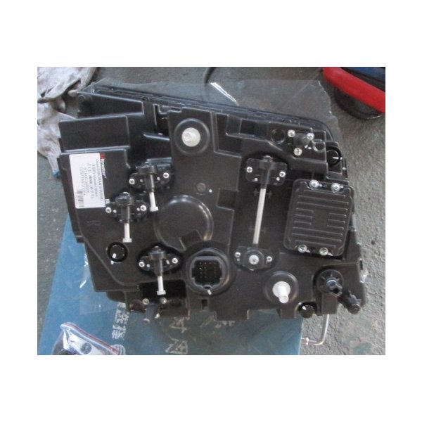 Фара SHACMAN SHAANXI X5000 правая (тягач) DZ97189723354